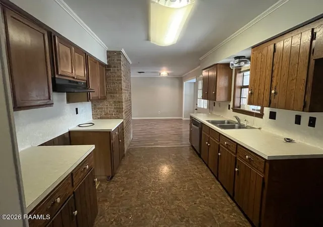 Photo 3 of Single family home for sale at 102 Crocus Ln, Lafayette, LA 70507 | MLS# 2500004789 | Listing updated on 2026-07-20