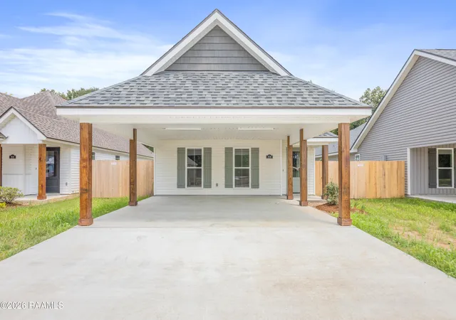 Photo 1 of Single family home for sale at 206 Camerons Cvs Dr, Carencro, LA 70520 | MLS# 2600006382 | Listing updated on 2026-08-25