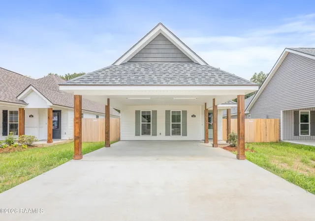 Photo 3 of Single family home for sale at 206 Camerons Cvs Dr, Carencro, LA 70520 | MLS# 2600006382 | Listing updated on 2026-08-25