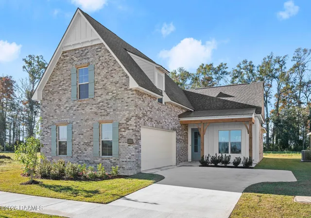Homes for sale in Youngsville, LA | 203 High Point Wy, Youngsville, LA 70592 | MLS# 2600006149
