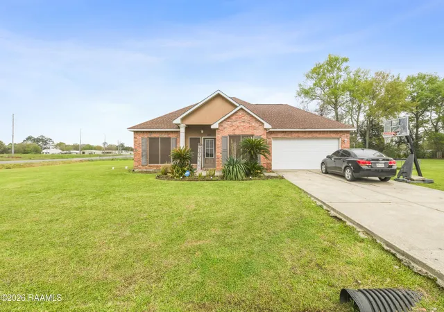 3rd image of 1005 Bridgetowne Ln, Breaux Bridge, LA 70517 | MLS# 2600002389