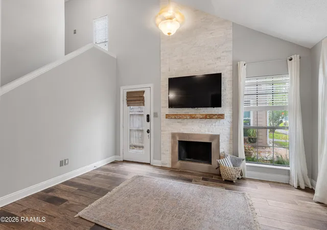 Photo 3 of Townhouse for sale at 204 Long Plantation Blvd #D, Lafayette, LA 70508 | MLS# 2600008020 | Listing updated on 2026-09-14