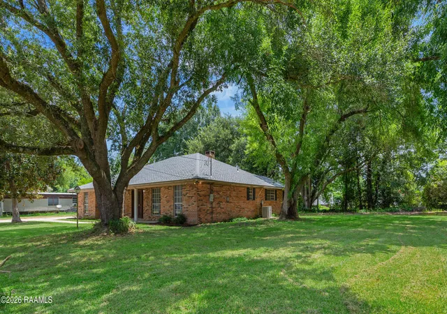Photo 2 of Single family home for sale at 405 Brian St, New Iberia, LA 70560 | MLS# 2600006552 | Listing updated on 2026-09-03