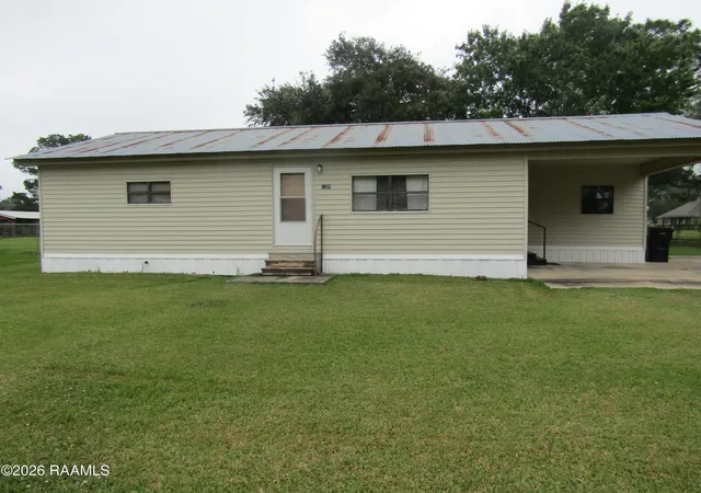Homes for sale in New Iberia, LA | 2309 Louisiana Dr, New Iberia, LA 70560 | MLS# 2600003932