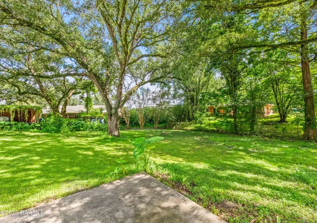 3rd image of 237 Aline Dr, Breaux Bridge, LA 70517 | MLS# 2500001579