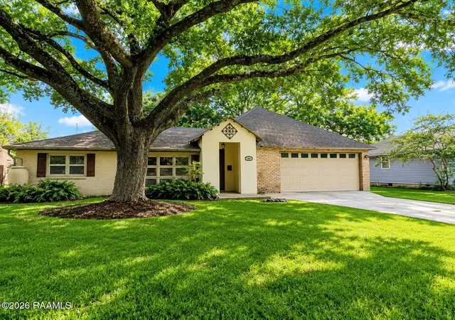 Photo 3 of Single family home for sale at 200 S Mall St, Lafayette, LA 70503 | MLS# 2600005657 | Listing updated on 2026-09-18