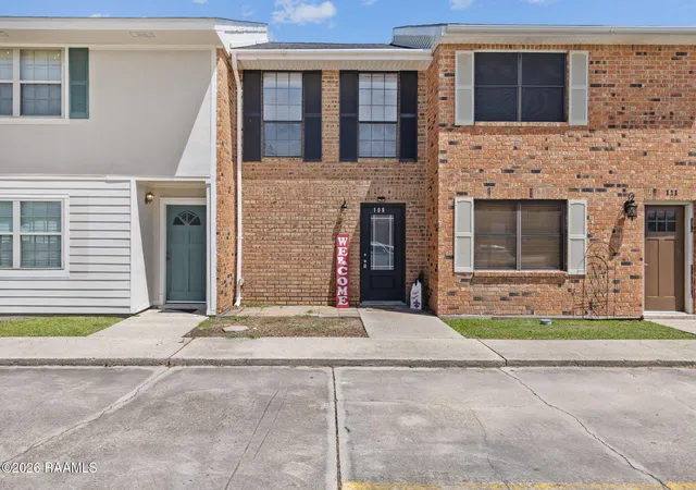 Homes for sale in Lafayette, LA | 109 Southfield Parkway Parkway, Lafayette, LA 70506 | MLS# 2600003172