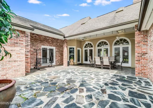 Photo 4 of Single family home for sale at 102 Bear Crk Ct, Broussard, LA 70518 | MLS# 2600006714 | Listing updated on 2026-07-21