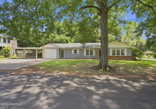 Photo 2 of Single family home for sale at 102 Choctaw Rd, Lafayette, LA 70501 | MLS# 2600007014 | Listing updated on 2026-09-21