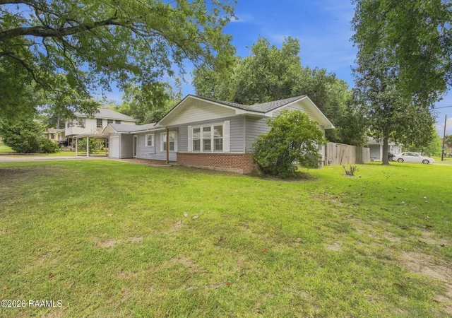 Photo 3 of Single family home for sale at 102 Choctaw Rd, Lafayette, LA 70501 | MLS# 2600007014 | Listing updated on 2026-09-21