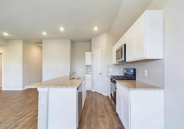 2nd image of 214 Crest Cove Dr, Maurice, LA 70555 | MLS# 2600006496