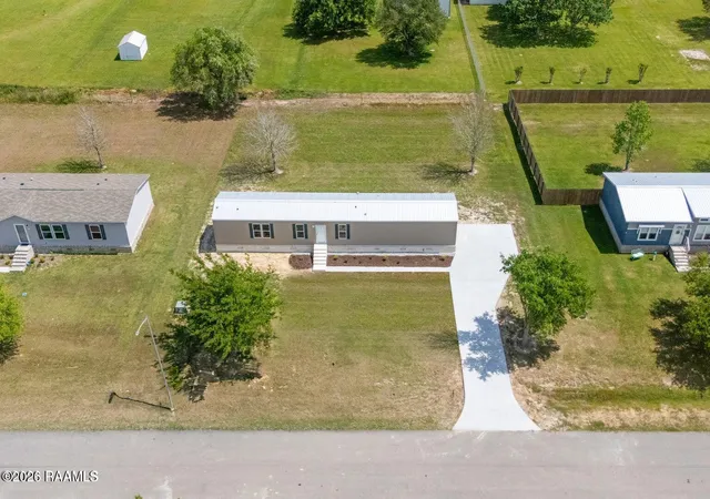 Homes for sale in Rayne, LA | 242 Oak Manor Rd, Rayne, LA 70578 | MLS# 2600003122