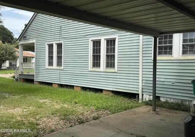 Photo 2 of Single family home for sale at 610 E Washington St, Ville Platte, LA 70586 | MLS# 2600006550 | Listing updated on 2026-09-04