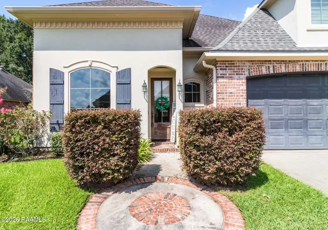 Photo 2 of Single family home for sale at 306 Moss Crk Dr, Lafayette, LA 70508 | MLS# 2600007079 | Listing updated on 2026-09-09