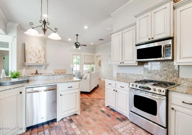 Photo 3 of Single family home for sale at 306 Moss Crk Dr, Lafayette, LA 70508 | MLS# 2600007079 | Listing updated on 2026-09-09