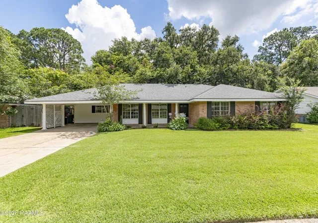 Photo 1 of Sale Pending at 207 Broadmoor Blvd, Lafayette, LA 70503 | MLS# 2600005218 | Listing updated on 2026-08-31