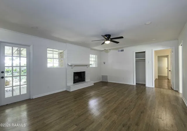 Photo 4 of Sale Pending at 207 Broadmoor Blvd, Lafayette, LA 70503 | MLS# 2600005218 | Listing updated on 2026-08-31