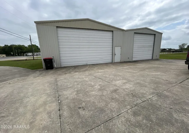 3rd image of 2116 Carmel Dr, Lafayette, LA 70501 | MLS# 2600003956