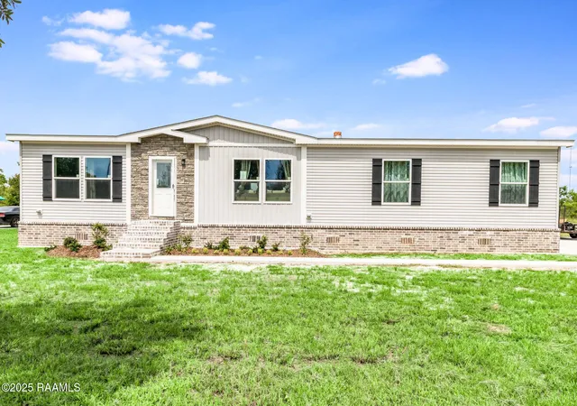 Photo 1 of Single family home for sale at 155 Oak Manor Rd, Rayne, LA 70578 | MLS# 2600006577 | Listing updated on 2026-08-06