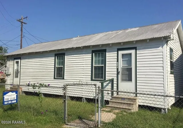 1st image of 902 Domingue St, Scott, LA 70583 | MLS# 2600006596