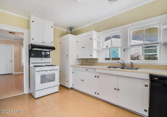 Photo 3 of Single family home for sale at 1211 Scott St, Scott, LA 70583 | MLS# 2600006546 | Listing updated on 2026-07-16