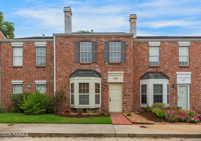 Townhouse for sale at 465 Rena Dr, Lafayette, LA 70503 | MLS# 2600008068