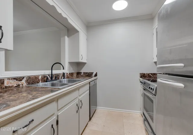 Photo 4 of Townhouse for sale at 465 Rena Dr, Lafayette, LA 70503 | MLS# 2600008068 | Listing updated on 2026-08-31