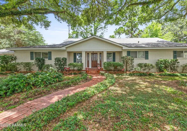 5th image of 303 Colonial Dr, Lafayette, LA 70506 | MLS# 2600005623