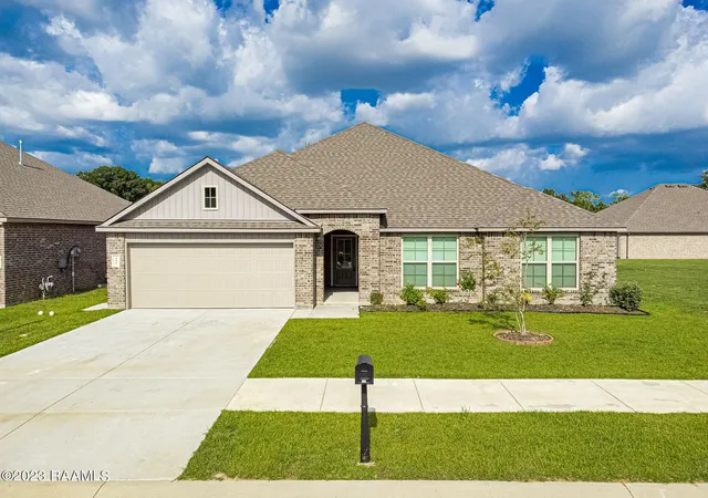 Photo 1 of Single family home for sale at 104 Grace View Dr, Lafayette, LA 70506 | MLS# 2600007545 | Listing updated on 2026-09-16