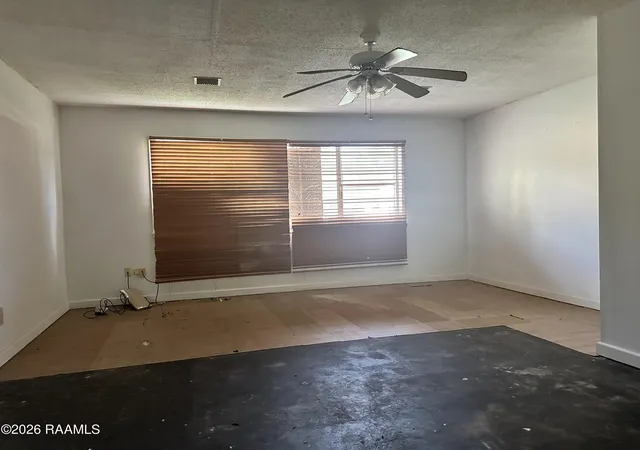 Homes for sale in Jeanerette, LA | 605 Pellerin St, Jeanerette, LA 70544 | MLS# 2600005123