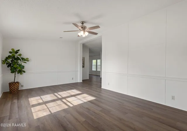 Photo 2 of Manufactured home for sale at 2112 Edia St, Maurice, LA 70555 | MLS# 2600007086 | Listing updated on 2026-09-10