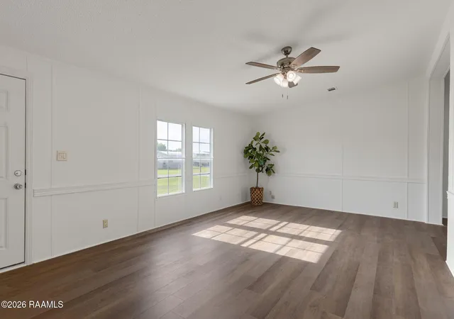 Photo 3 of Manufactured home for sale at 2112 Edia St, Maurice, LA 70555 | MLS# 2600007086 | Listing updated on 2026-09-10
