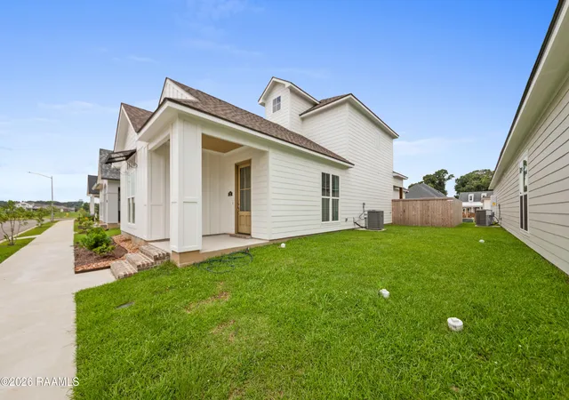 Photo 4 of Single family home for sale at 115 Lenova Ln, Lafayette, LA 70507 | MLS# 2500005393 | Listing updated on 2026-08-21