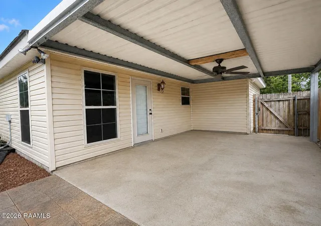 Photo 3 of Sale Pending at 907 Gary Dr, Breaux Bridge, LA 70517 | MLS# 2600004196 | Listing updated on 2026-08-25