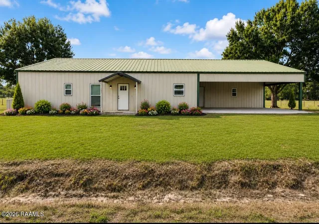 Photo 1 of Single family home for sale at 1065 Harry Huval Rd, Breaux Bridge, LA 70517 | MLS# 2600007926 | Listing updated on 2026-09-19