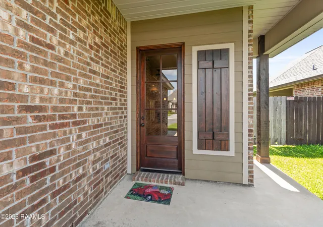 3rd image of 103 Canton Ct, Youngsville, LA 70592 | MLS# 2600005936