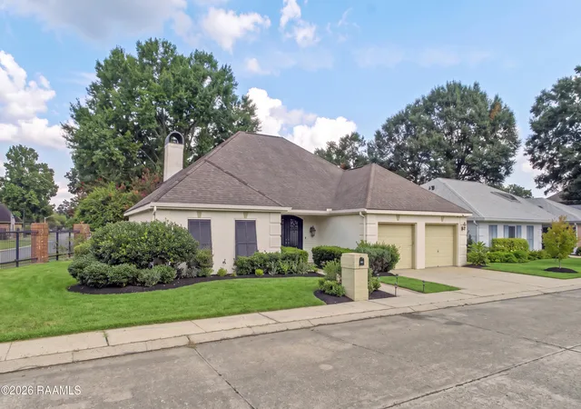 Photo 2 of Sale Pending at 102 Leicester Ln, Lafayette, LA 70508 | MLS# 2600007821 | Listing updated on 2026-08-30