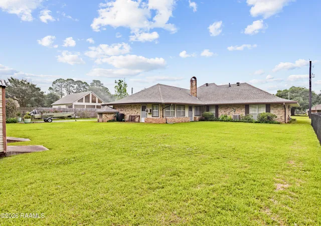 2nd image of 104 Crestline Dr, Lafayette, LA 70507 | MLS# 2600004636