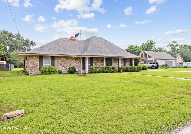 3rd image of 104 Crestline Dr, Lafayette, LA 70507 | MLS# 2600004636