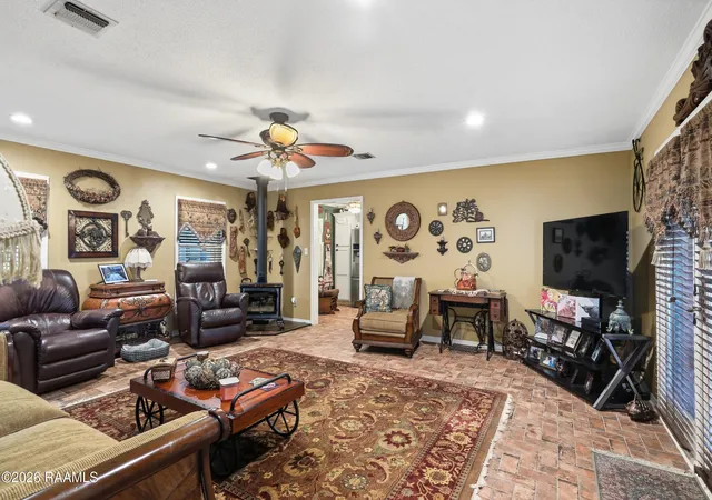 Homes for sale in Franklin, LA | 160 Darwin Rd, Franklin, LA 70538 | MLS# 2600004136