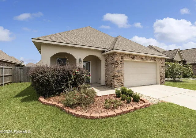 3rd image of 111 Raven Cliff Ln, Broussard, LA 70518 | MLS# 2600006368