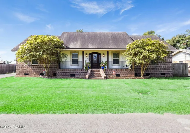 Homes for sale in Erath, LA | 709 W Pine St, Erath, LA 70533 | MLS# 2600004800
