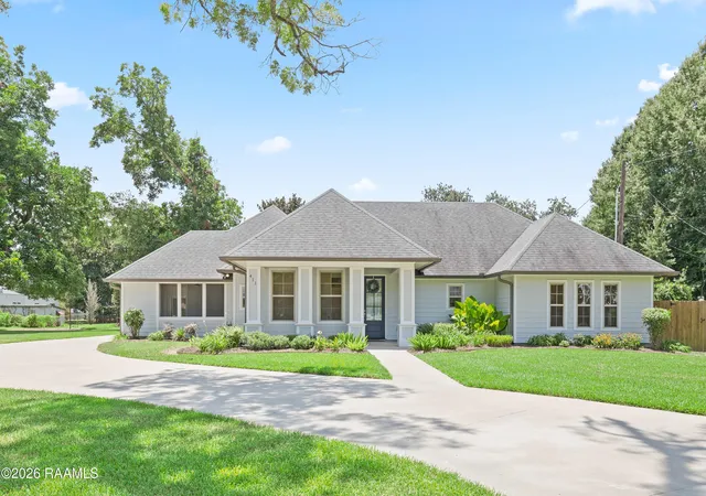 image of 411 W Main St, Broussard, LA 70518 | MLS# 2600006511