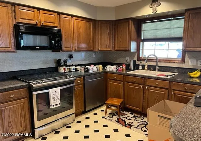 2nd image of 1609 Cole Dr, New Iberia, LA 70560 | MLS# 2600007119