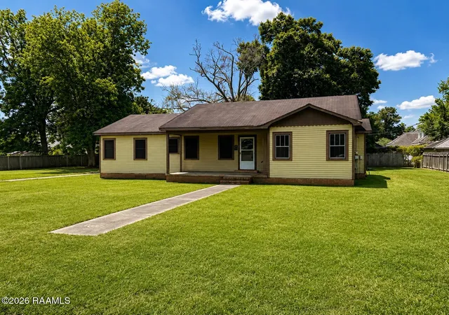 Photo 3 of Single family home for sale at 605 N East St, Abbeville, LA 70510 | MLS# 2600007783 | Listing updated on 2026-09-18