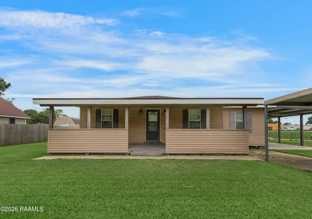 Photo 1 of Single family home for sale at 302 Weldon St, New Iberia, LA 70560 | MLS# 2600005029 | Listing updated on 2026-07-14