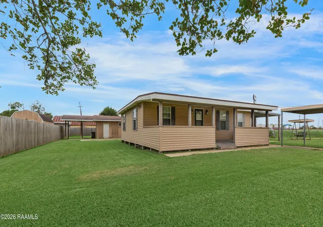 Photo 2 of Single family home for sale at 302 Weldon St, New Iberia, LA 70560 | MLS# 2600005029 | Listing updated on 2026-07-14
