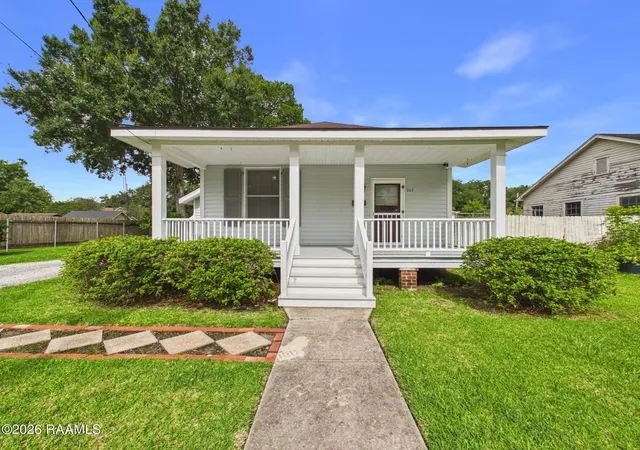 4th image of 503 N Louisiana St, Abbeville, LA 70510 | MLS# 2600004849