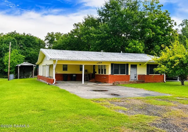 Homes for sale in Abbeville, LA | 1706 W Port St, Abbeville, LA 70510 | MLS# 2600006286