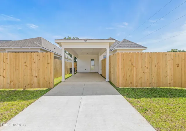2nd image of 107 Foxglove Ln, Youngsville, LA 70592 | MLS# 2600002536